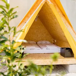 Ibis Styles The Fuzzy Log Хостел